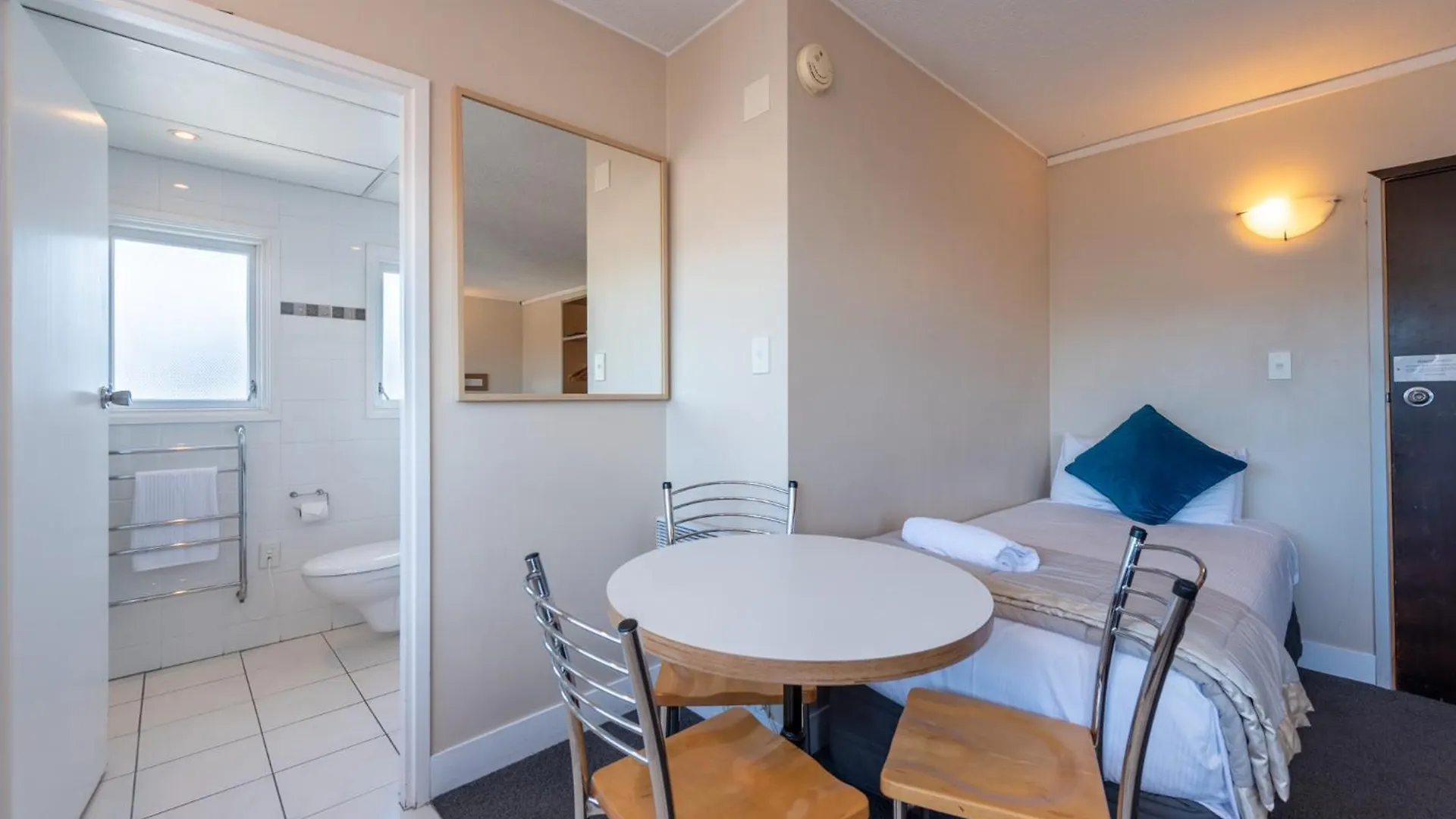 Capital View Motor Inn - Free Parking Wellington New Zealand