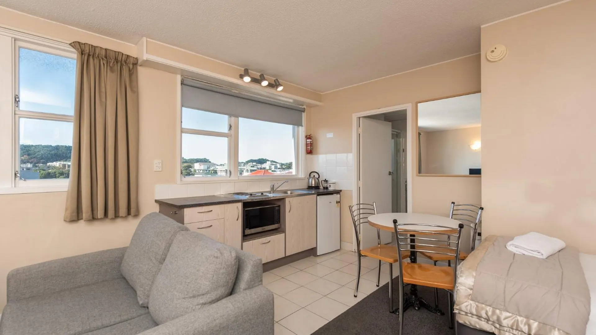 Capital View Motor Inn - Free Parking Wellington 4*,